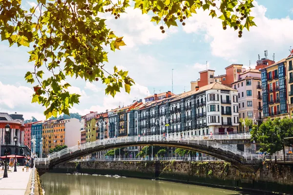 Cuánto cuesta un entierro en Bilbao en 2026: una vista de la ciudad de Bilbao