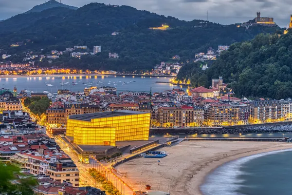Cuánto cuesta un entierro en San Sebastián en 2026: la bahía de La Concha en San Sebastián