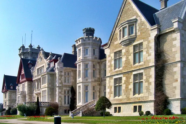 Cuánto cuesta un entierro en Santander en 2026: el Palacio de la Magdalena en Santander