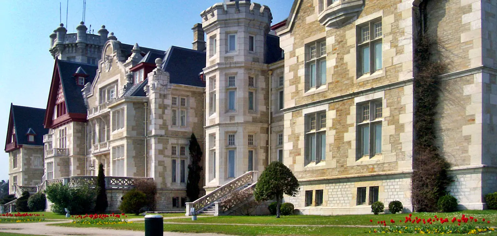 El Palacio de la Magdalena en Santander, una imagen del seguro de decesos en Cantabria