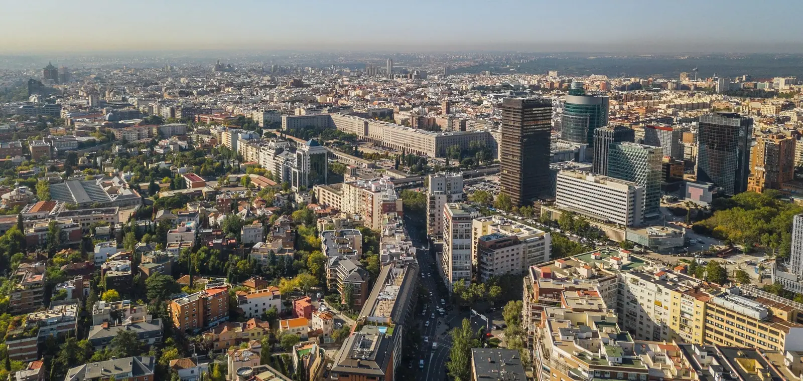 Una vista del skyline de Madrid, una imagen del seguro de decesos en Madrid