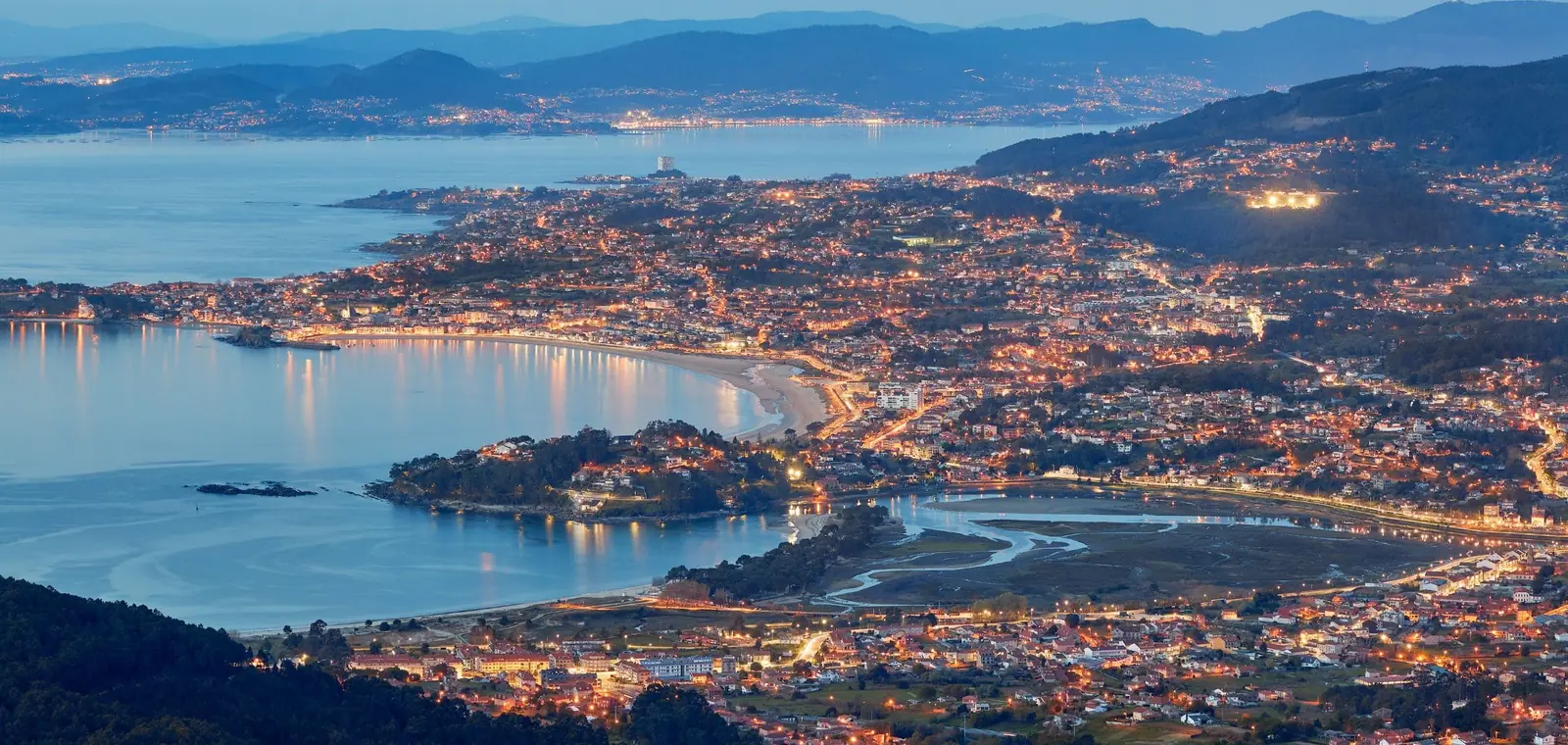 Una vista de la ría de Vigo, una imagen del seguro de decesos en Pontevedra